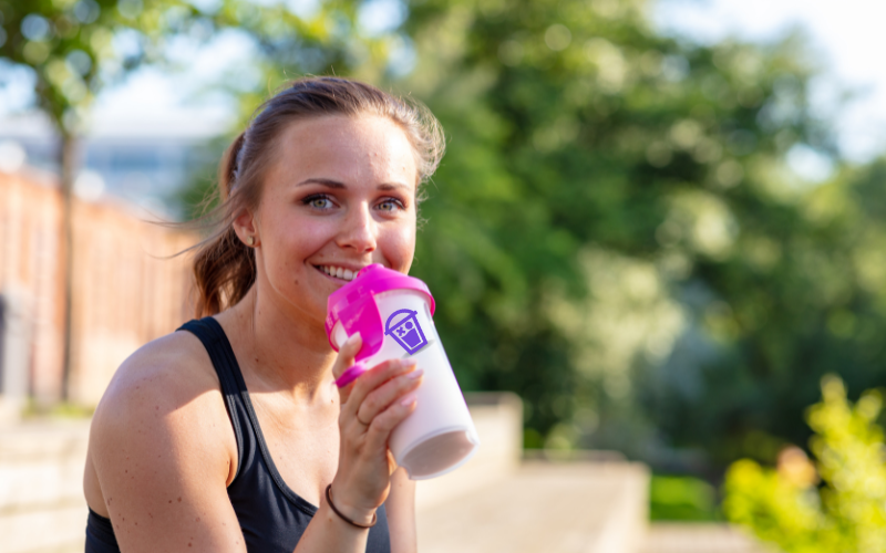 Drinking Protein Powder and Its Impact on Sports