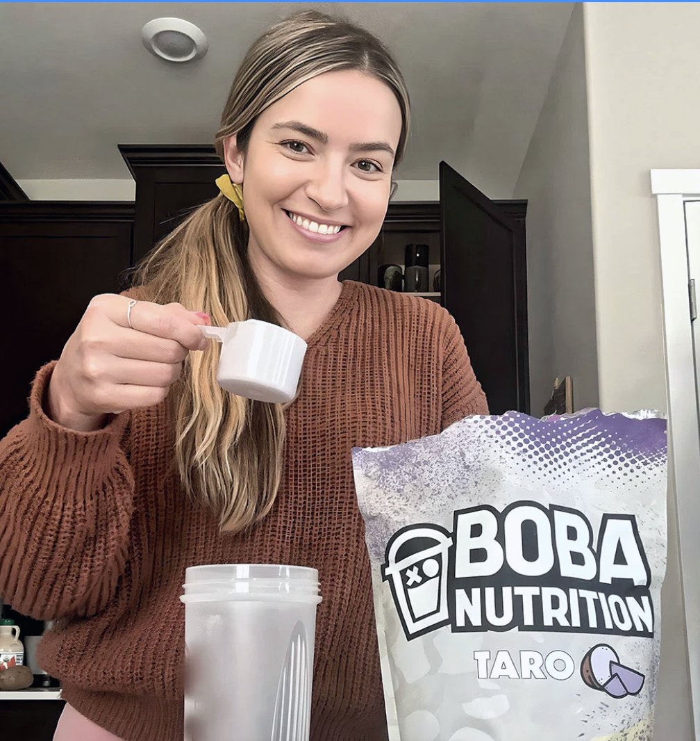 customer reviewing taro protein